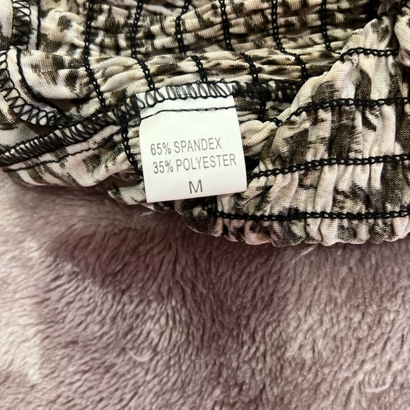 Leopard Print Ruffle Sleeve STRIPED ROMPER - Picture 6 of 6